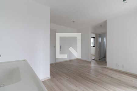 Sala/Cozinha de apartamento para alugar com 2 quartos, 42m² em Vila Campanela, São Paulo