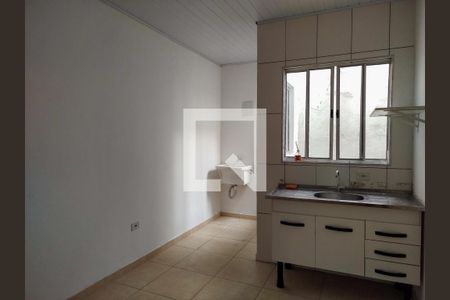 Sala e cozinha de casa para alugar com 1 quarto, 20m² em Vila Carrão, São Paulo