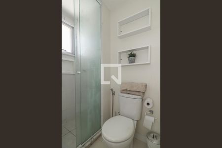 Banheiro da Suíte de apartamento à venda com 3 quartos, 75m² em Jardim Carvalho, Porto Alegre