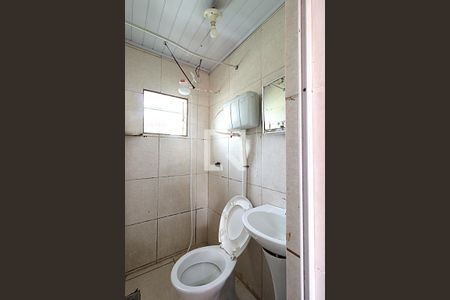 Banheiro  de kitnet/studio para alugar com 1 quarto, 35m² em Rubem Berta, Porto Alegre