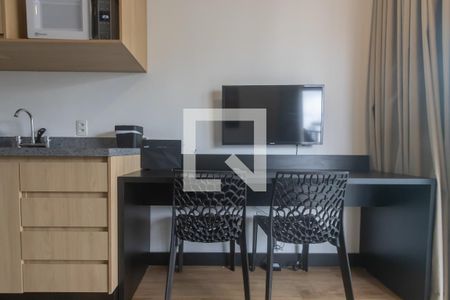 Sala de apartamento para alugar com 1 quarto, 28m² em Indianópolis, São Paulo