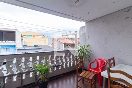 Sacada de casa à venda com 5 quartos, 200m² em Santa Maria, Osasco