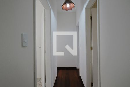 Corredor de apartamento à venda com 3 quartos, 110m² em Planalto, Belo Horizonte