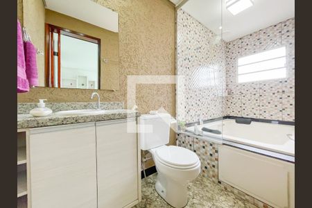 Banheiro da Suíte de casa à venda com 3 quartos, 130m² em Bussocaba, Osasco