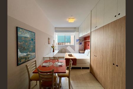 Quarto de apartamento à venda com 1 quarto, 30m² em Copacabana, Rio de Janeiro