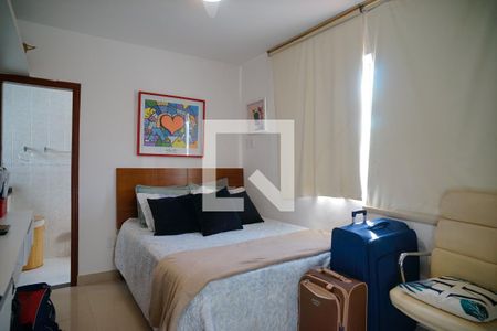 Quarto 1 de casa à venda com 3 quartos, 300m² em Charitas, Niterói