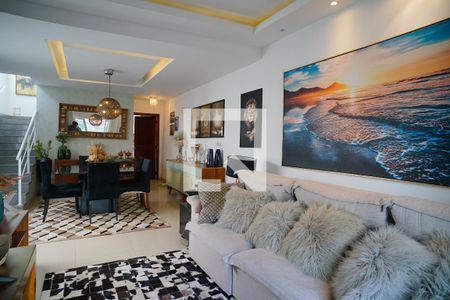 Sala de casa à venda com 3 quartos, 300m² em Charitas, Niterói