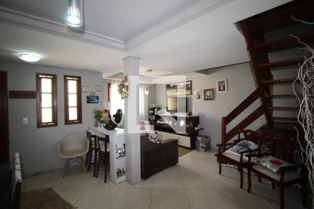 Sala de casa à venda com 3 quartos, 300m² em Jardim Carvalho, Porto Alegre