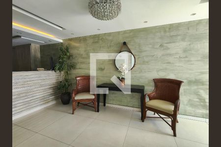 Fachada e portaria de apartamento à venda com 2 quartos, 90m² em Tijuca, Rio de Janeiro