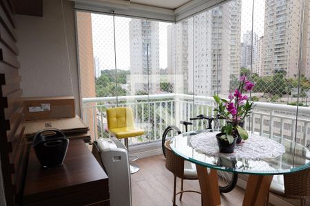 Apartamento à venda com 2 quartos, 98m² em Jardim Taquaral, São Paulo