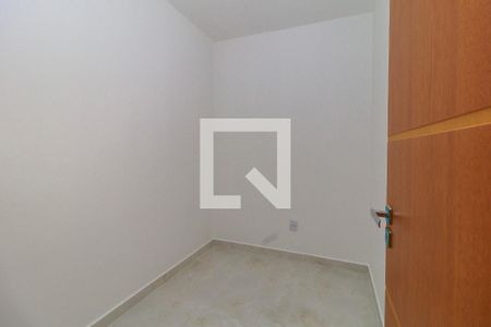 Quarto 2 de apartamento para alugar com 2 quartos, 40m² em Vila Isolina Mazzei, São Paulo