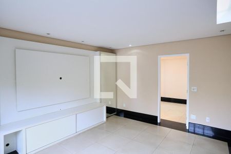 Sala de casa à venda com 3 quartos, 109m² em Esplanada, Belo Horizonte