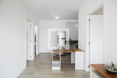 Sala de apartamento para alugar com 2 quartos, 38m² em Vila Invernada, São Paulo