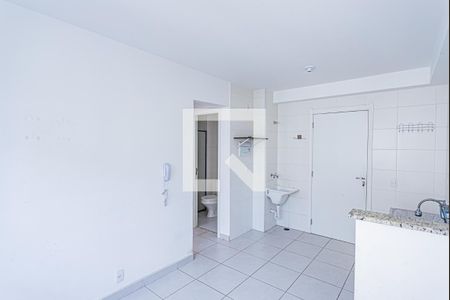 Sala, cozinha e área de serviço de apartamento à venda com 2 quartos, 32m² em Piqueri, São Paulo