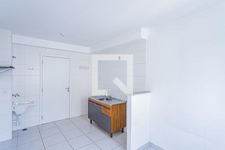 Sala, cozinha e área de serviço de apartamento à venda com 2 quartos, 32m² em Piqueri, São Paulo