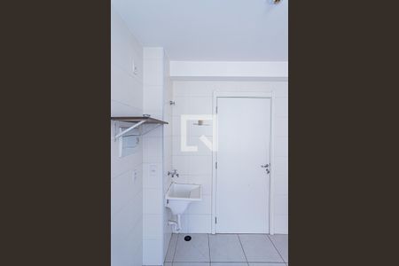 Sala, cozinha e área de serviço de apartamento à venda com 2 quartos, 32m² em Piqueri, São Paulo