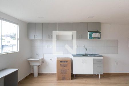 Sala/Cozinha de kitnet/studio para alugar com 1 quarto, 32m² em Campo Grande, Rio de Janeiro