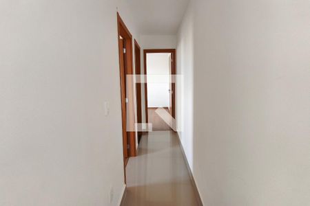 Corredor - Quartos de apartamento para alugar com 2 quartos, 44m² em Vila Satúrnia, Campinas