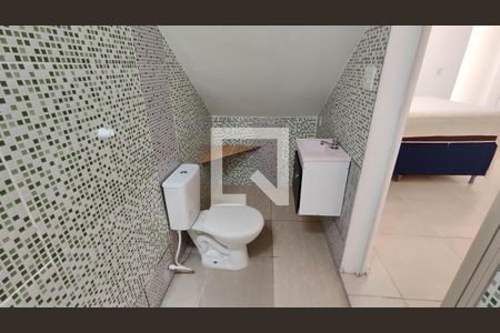 Banheiro da Suíte de casa para alugar com 2 quartos, 90m² em Santo Antônio Paulista, Ferraz de Vasconcelos