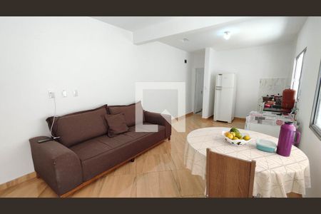 Sala e cozinha de casa para alugar com 2 quartos, 90m² em Santo Antônio Paulista, Ferraz de Vasconcelos