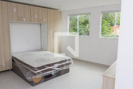 Sala/Quarto de kitnet/studio para alugar com 1 quarto, 25m² em Campo Grande, Rio de Janeiro