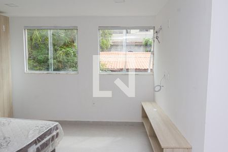 Sala/Quarto de kitnet/studio para alugar com 1 quarto, 25m² em Campo Grande, Rio de Janeiro