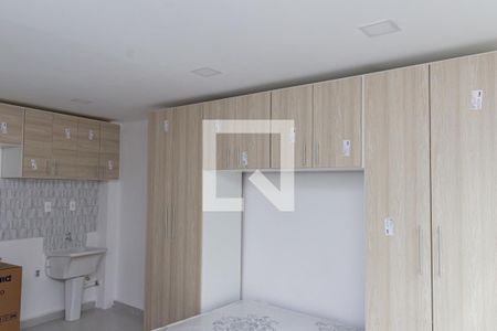 Sala/Quarto de kitnet/studio para alugar com 1 quarto, 25m² em Campo Grande, Rio de Janeiro