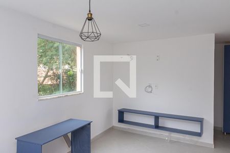 Sala/Quarto de kitnet/studio para alugar com 1 quarto, 25m² em Campo Grande, Rio de Janeiro