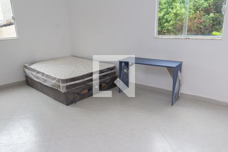 Sala/Quarto de kitnet/studio para alugar com 1 quarto, 25m² em Campo Grande, Rio de Janeiro
