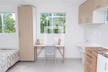 Sala/Quarto de kitnet/studio para alugar com 1 quarto, 25m² em Campo Grande, Rio de Janeiro