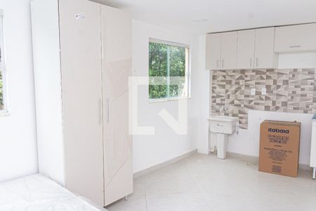 Sala/Quarto de kitnet/studio para alugar com 1 quarto, 25m² em Campo Grande, Rio de Janeiro