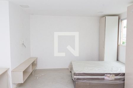 Sala/Quarto de kitnet/studio para alugar com 1 quarto, 25m² em Campo Grande, Rio de Janeiro