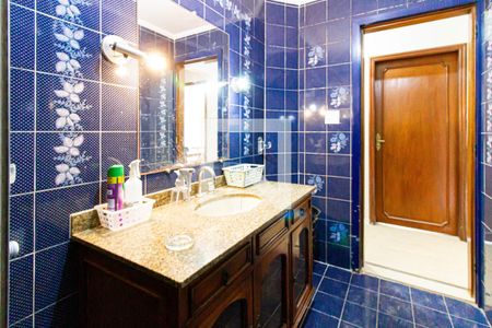 Banheiro de apartamento à venda com 3 quartos, 130m² em Água Branca, São Paulo