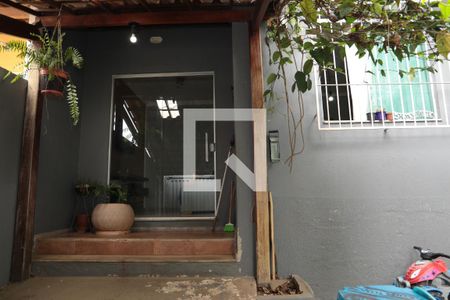Entrada de casa à venda com 1 quarto, 70m² em Santa Amelia, Belo Horizonte