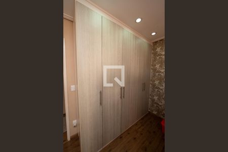 Quarto de apartamento para alugar com 2 quartos, 76m² em Jardim Tupanci, Barueri