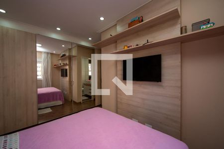 Suite de apartamento para alugar com 2 quartos, 76m² em Jardim Tupanci, Barueri