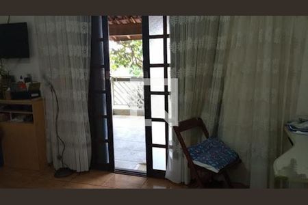 Casa à venda com 3 quartos, 100m² em Padroeira, Osasco