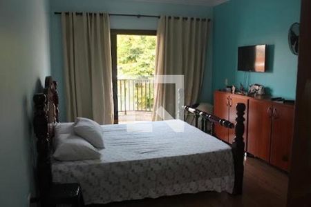 Casa à venda com 4 quartos, 300m² em Km 18, Osasco