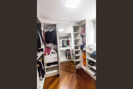Closet da suíte de casa de condomínio à venda com 4 quartos, 2400m² em Alphaville, Santana de Parnaíba