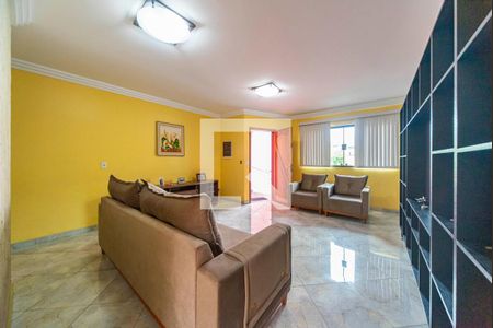 Casa à venda com 3 quartos, 248m² em Vila Pires, Santo André