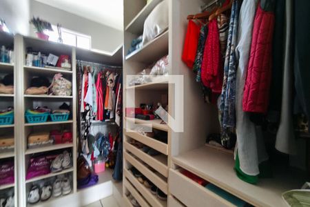 Closet Suíte de casa à venda com 4 quartos, 180m² em Parque Jambeiro, Campinas
