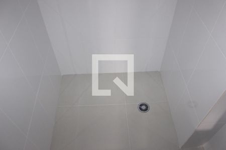 Banheiro da Suíte de apartamento à venda com 2 quartos, 61m² em Vila Endres, Guarulhos