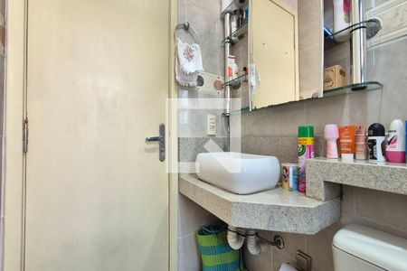 Banheiro de apartamento à venda com 3 quartos, 70m² em Loteamento Parque São Martinho, Campinas