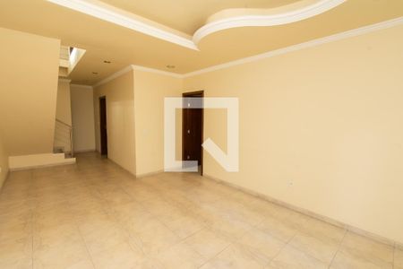 Sala de casa para alugar com 3 quartos, 300m² em Diamante, Belo Horizonte