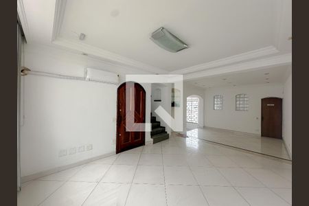 Sala de casa à venda com 5 quartos, 300m² em Vila Ipojuca, São Paulo
