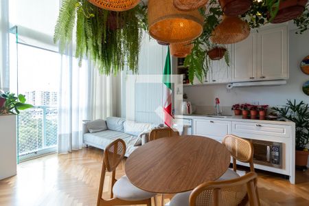 Sala de Jantar e Cozinha de apartamento para alugar com 3 quartos, 70m² em Jardim São Paulo, São Paulo