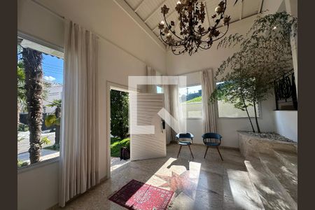 Hall de entrada de casa de condomínio para alugar com 5 quartos, 680m² em Residencial Morada dos Lagos, Barueri