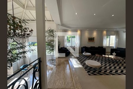 Sala de casa de condomínio para alugar com 5 quartos, 680m² em Residencial Morada dos Lagos, Barueri