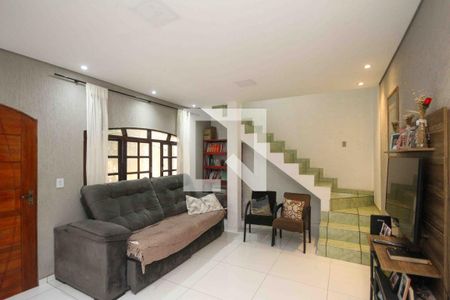 Sala de casa à venda com 4 quartos, 110m² em Fazenda da Juta, São Paulo