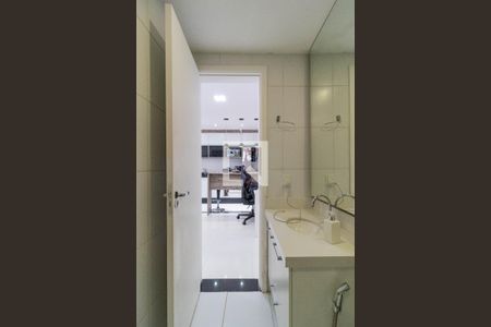 Banheiro de apartamento à venda com 1 quarto, 33m² em Barra Funda, São Paulo